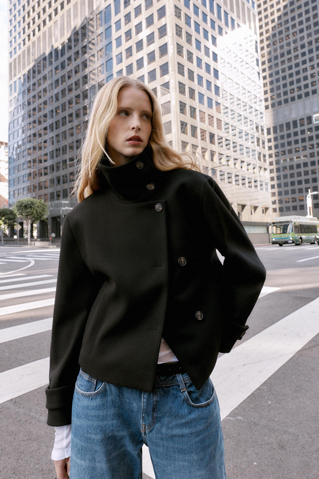 SHORT COAT WITH HIGH COLLAR - Zara фото 2