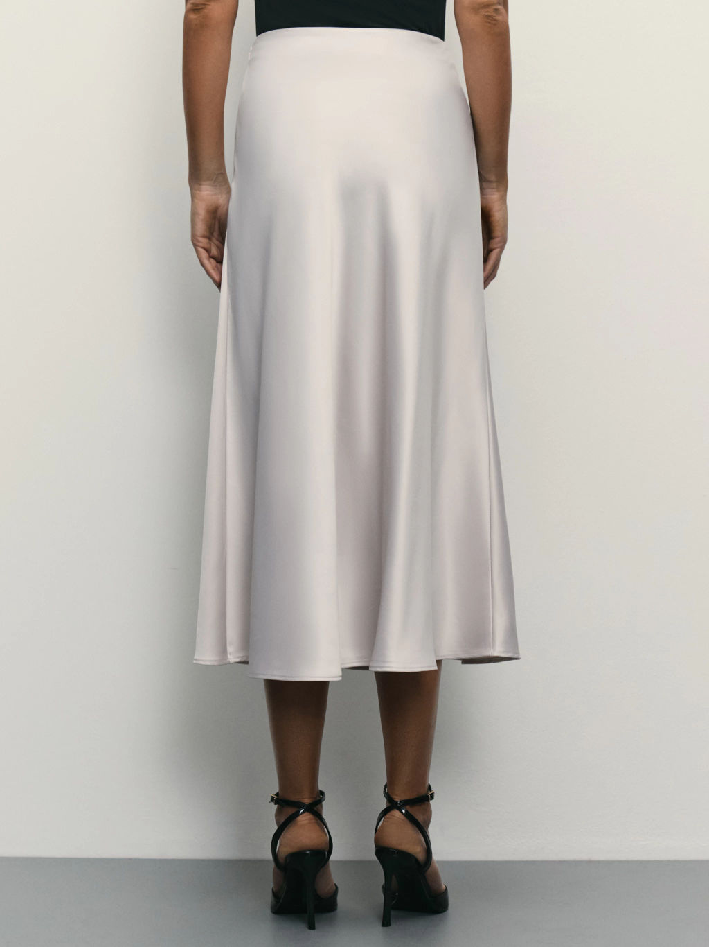 Атласная юбка миди / Zarina фото 4