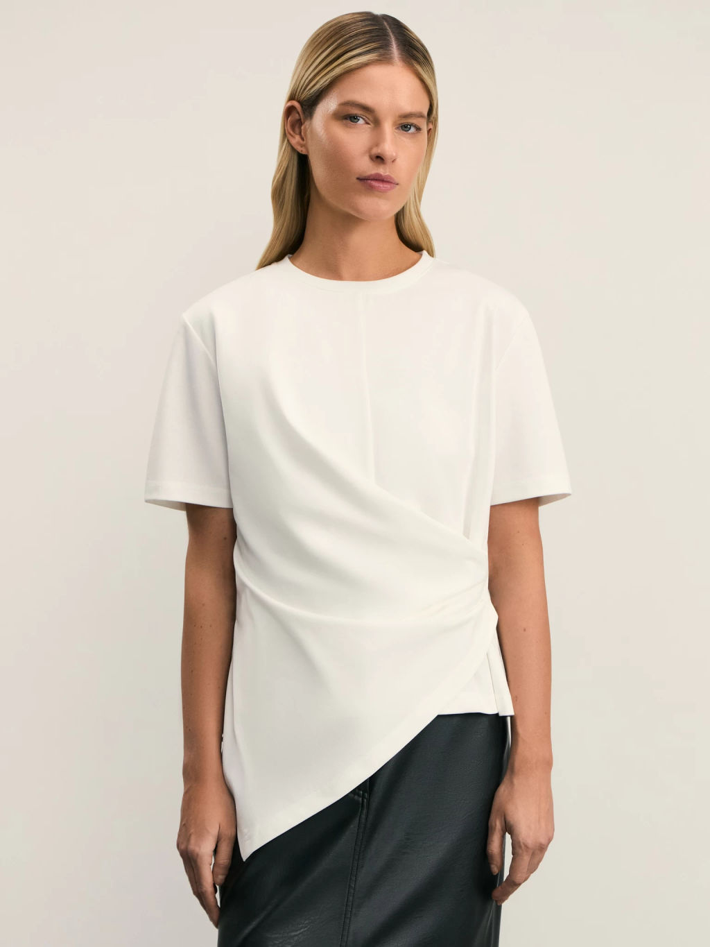 Футболка асимметричного кроя / Zarina  фото 3