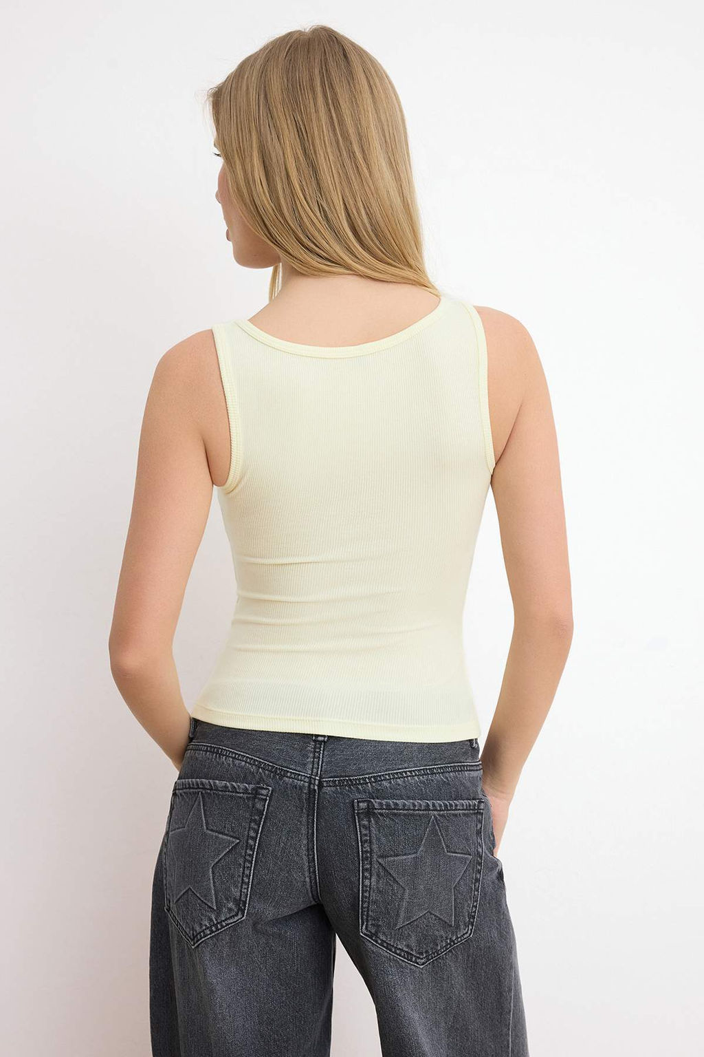 Siyah-Ekru Fitted/Vucuda Oturan Havuz Yaka Kolsuz Fitilli Esnek Orme Atlet TWOSS26AL00020 - Trendyolmilla фото 14