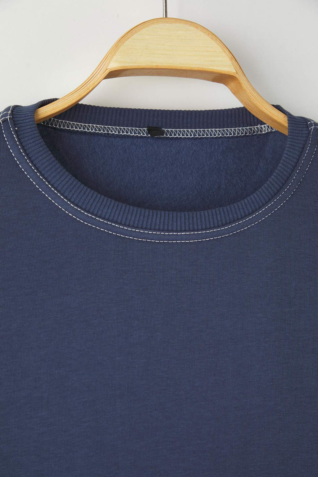 Soluk Indigo Oversize/Genis Kesim Kontrast Dikis Detayl? Bisiklet Yaka Sweatshirt TMNAW24SW00011