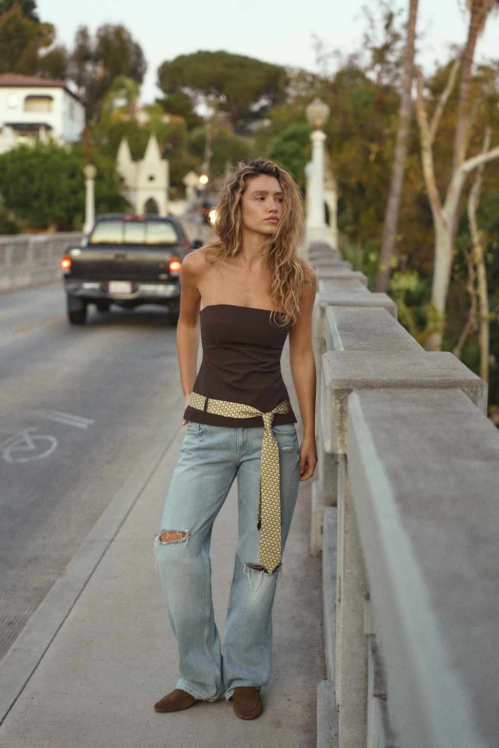 STRAPLESS TIE BELT TOP