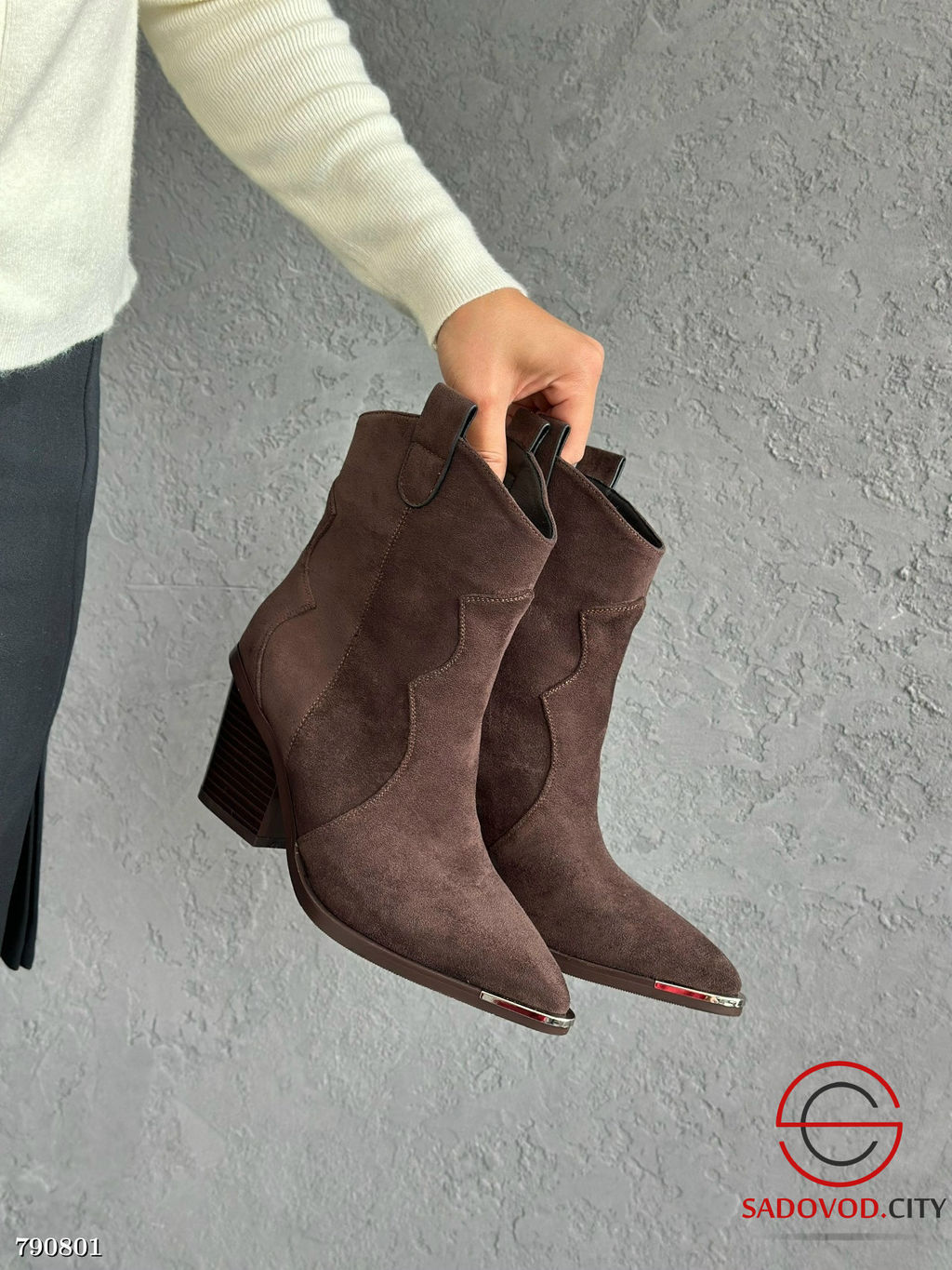 Женские осенние сапоги Казаки