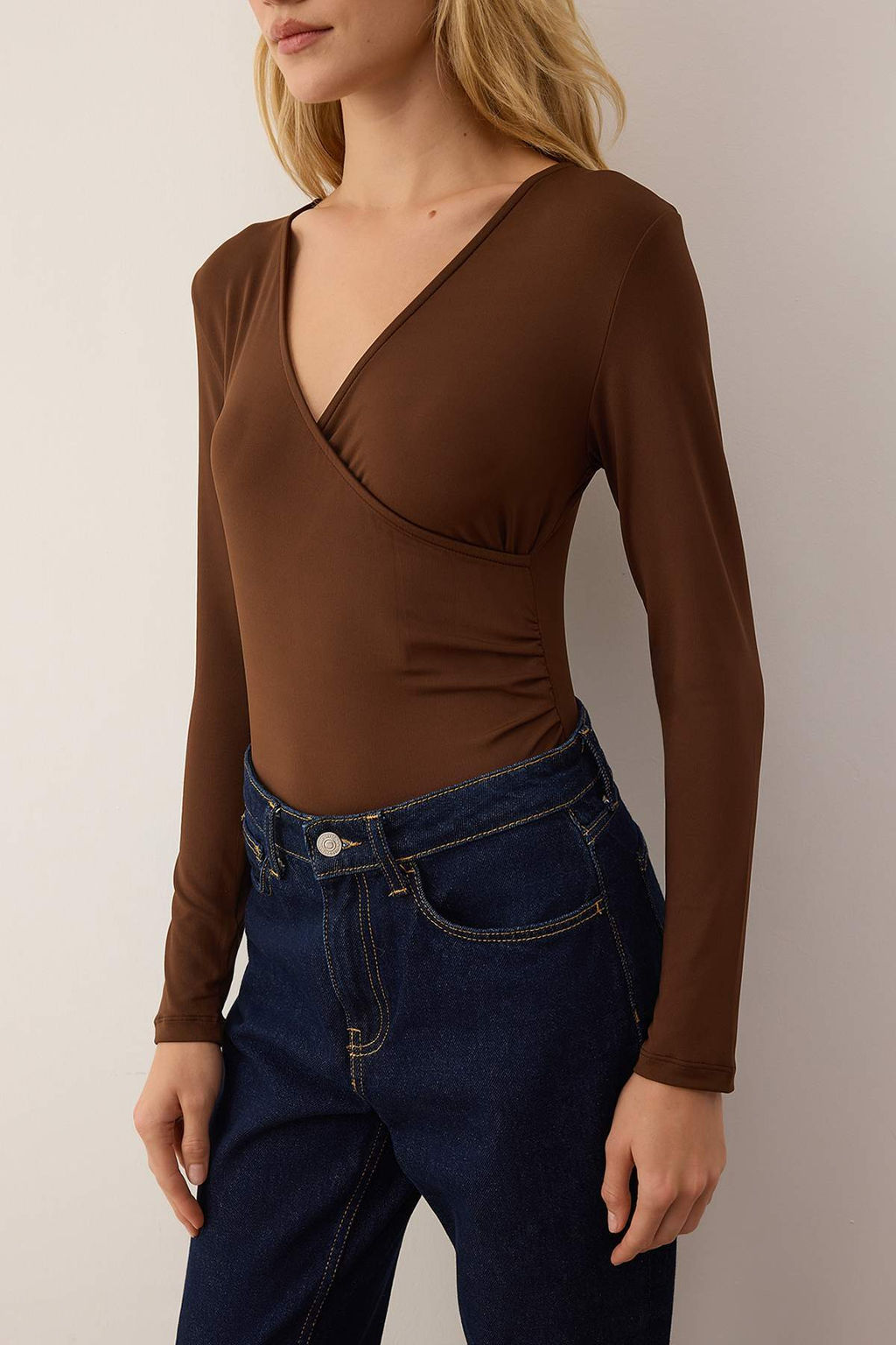 Siyah Soft Touch Kruvaze Drapeli Alttan C?tc?tl? Esnek Orme Body TWOAW26BD00015 - Trendyolmilla фото 4