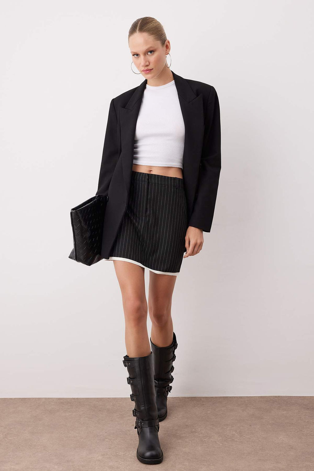 Siyah Cizgili Mini Dokuma Etek TWOAW26ET00039