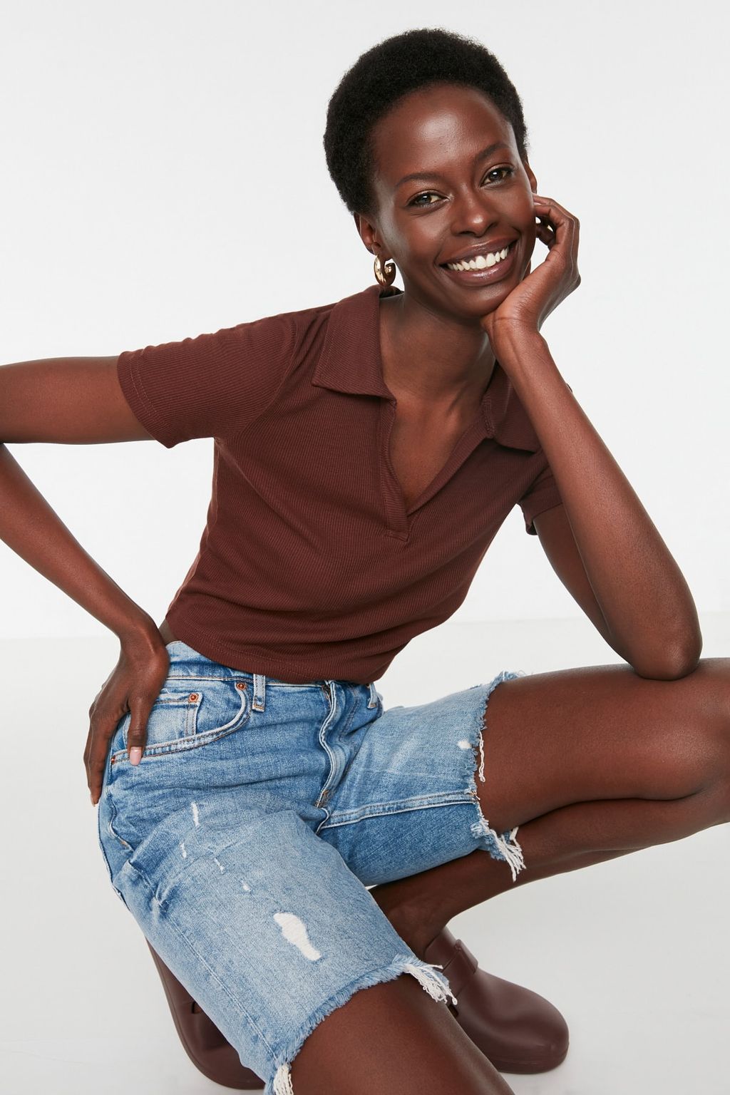 Kahverengi Fitted/Vucuda Oturan Crop Polo Yaka Fitilli Esnek Orme Bluz TWOSS21BZ0038