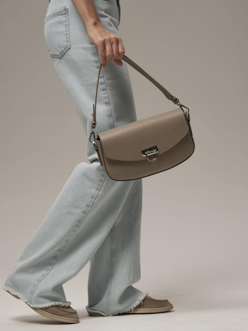 Сумка на плечо Azaro 31049 бежевый латте