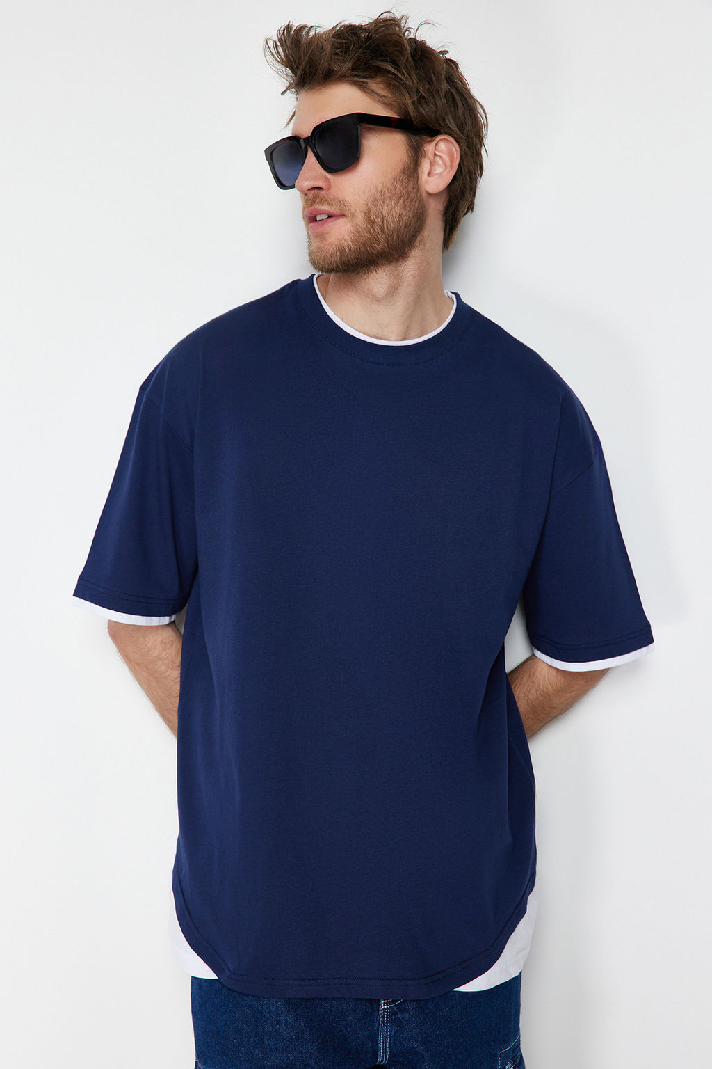 Lacivert Oversize/Genis Kesim Beyaz Panelli K?sa Kol %100 T-Shirt TMNSS22TS0225 - Trendyolmilla фото 3