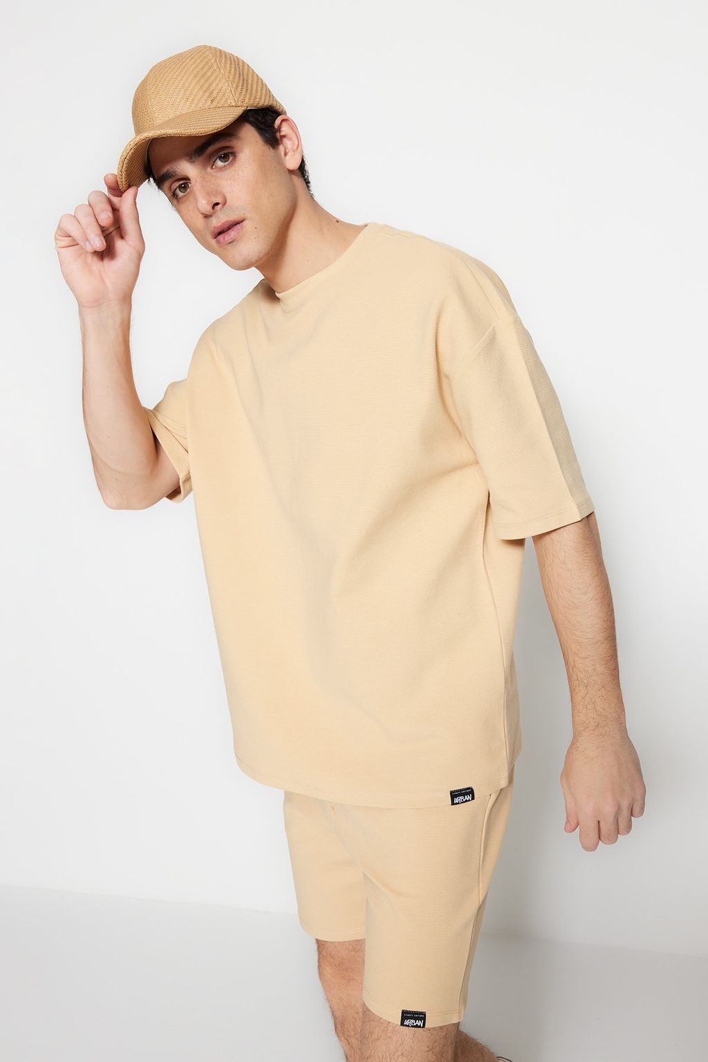 TRENDYOL MAN Premium Ekru Oversize %100 Pamuklu Etiketli Dokulu T-Shirt TMNSS23TS00069 - Trendyolmilla фото 10