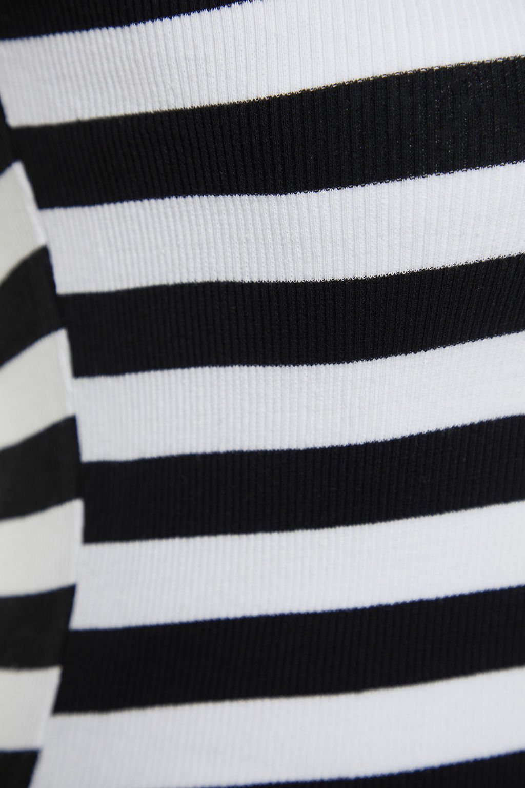 Siyah-Cok Renkli 2li Paket Cizgili ve Duz Fitilli Crop Ay Kol Esnek Orme Bluz TWOSS24BZ00367 - Trendyolmilla фото 9