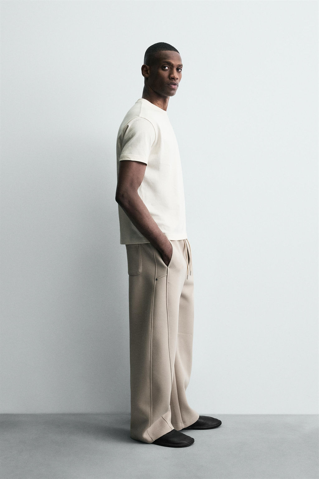 T-SHIRT WITH RAISED TEXT - Zara фото 4