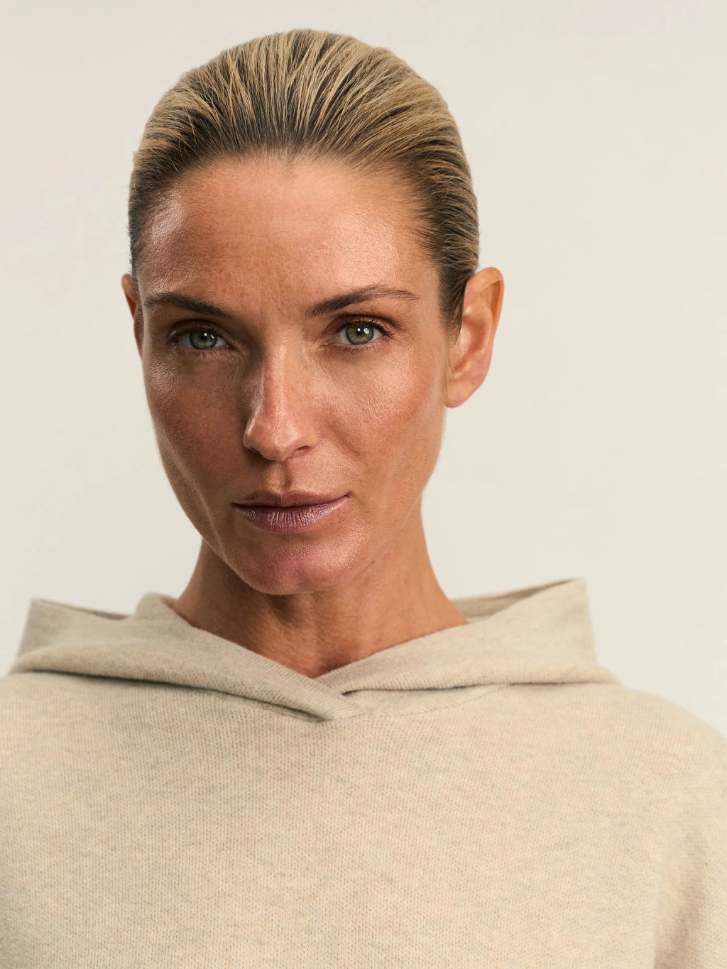 Джемпер с капюшоном / Zarina  фото 6