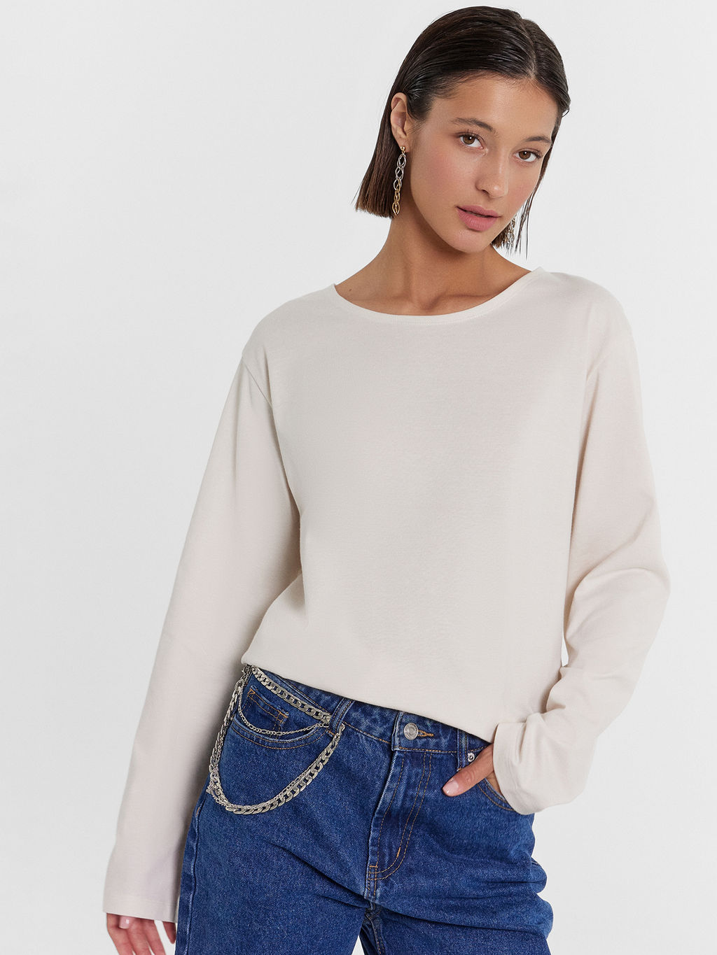 Джемпер женский в бело-бежевом цвете белый песок 122768