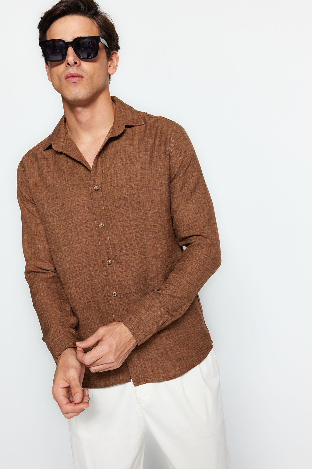 Kahverengi Slim Fit Keten Gorunumlu Gomlek TMNAW24GO00093 - Trendyolmilla фото 2