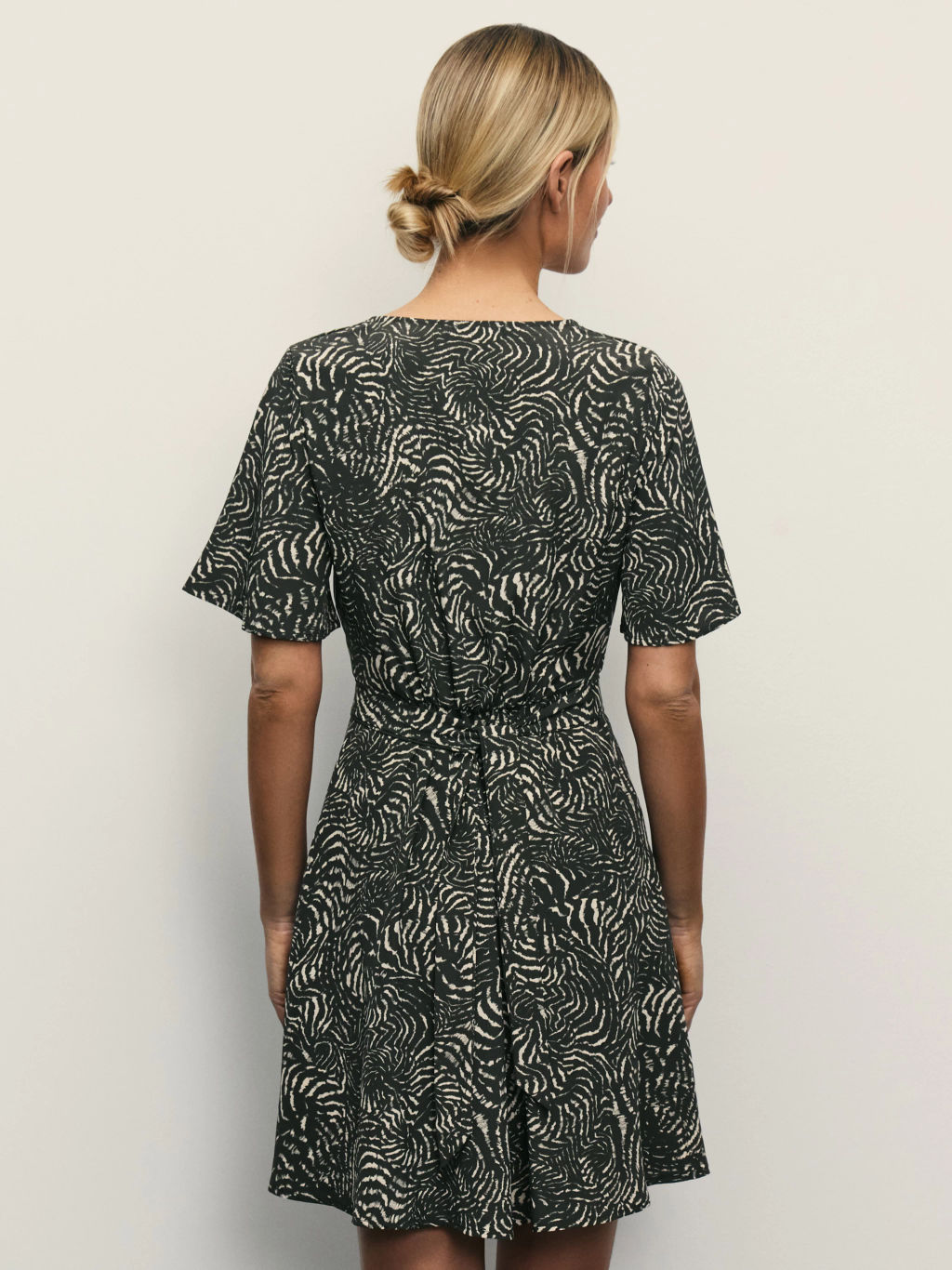 Платье мини с принтом / Zarina  фото 5