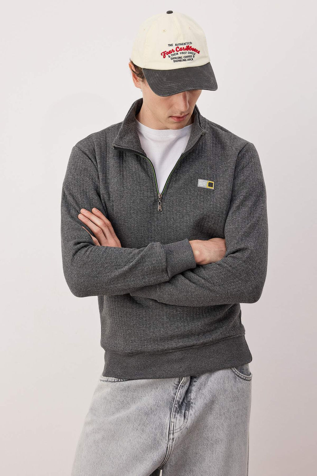 Siyah Regular/Normal Kesim Dokulu Etiket Detayl? Fermuarl? Sweatshirt TMNAW26SW00062 - Trendyolmilla фото 28