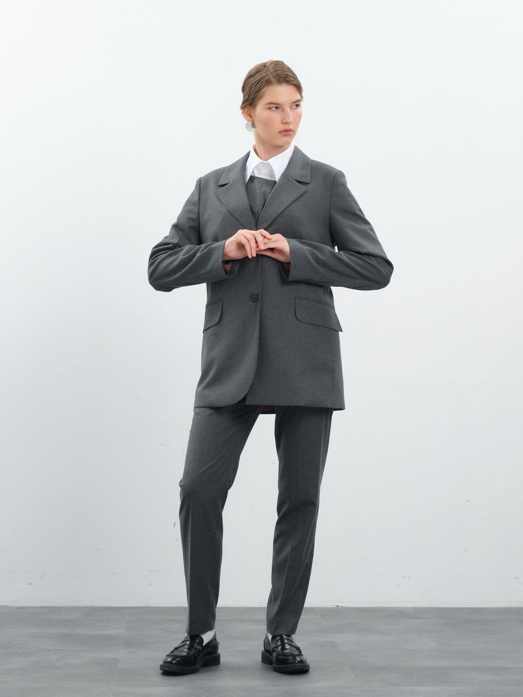 Серые зауженные брюки virele