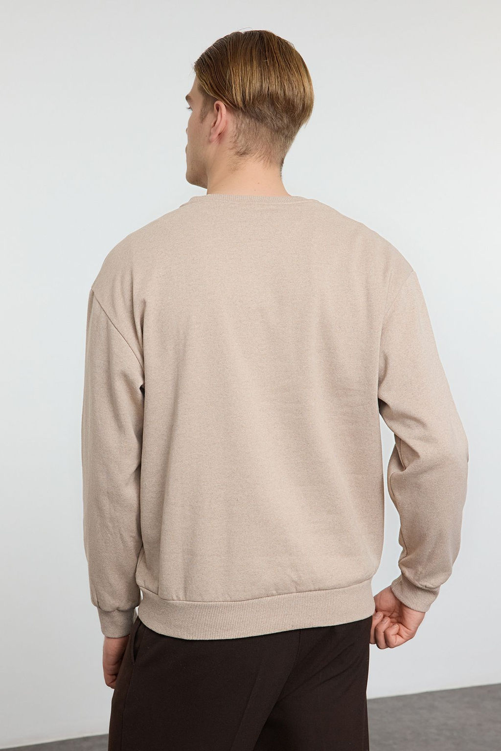 TRENDYOL MAN Siyah Unisex Oversize/Genis Kesim Sloganl? Bisiklet Yaka Ici Polarl? Sweatshirt TMNAW25SW00162 - Trendyolmilla фото 16