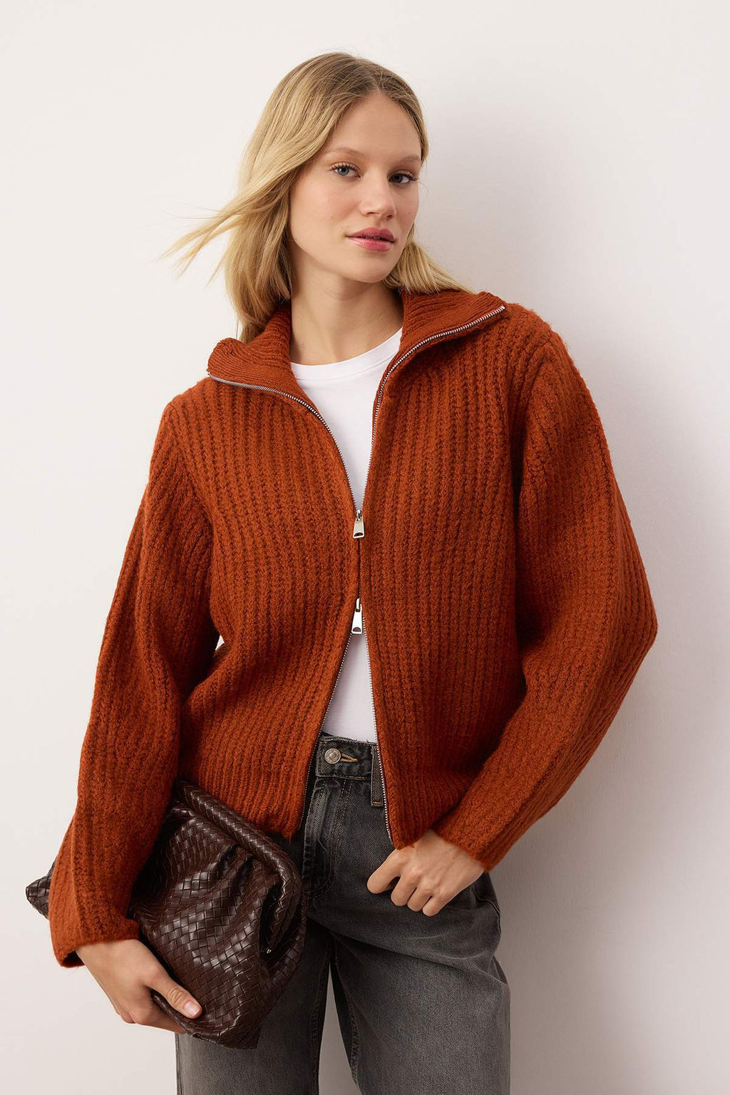 Wardrobe Essentials Kiremit Fermuarl? Yumusak Dokulu Genis Kal?p Triko H?rka|TWOAW26HI00049