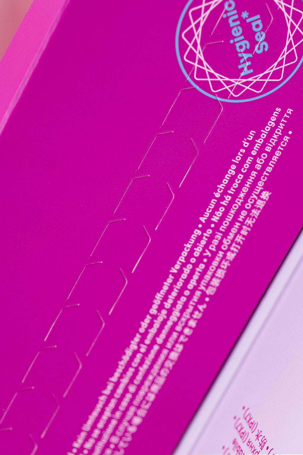 Вакуум-волновой бесконтактный стимулятор клитора Satisfyer Curvy Trinity 3, силикон, красный  фото 12