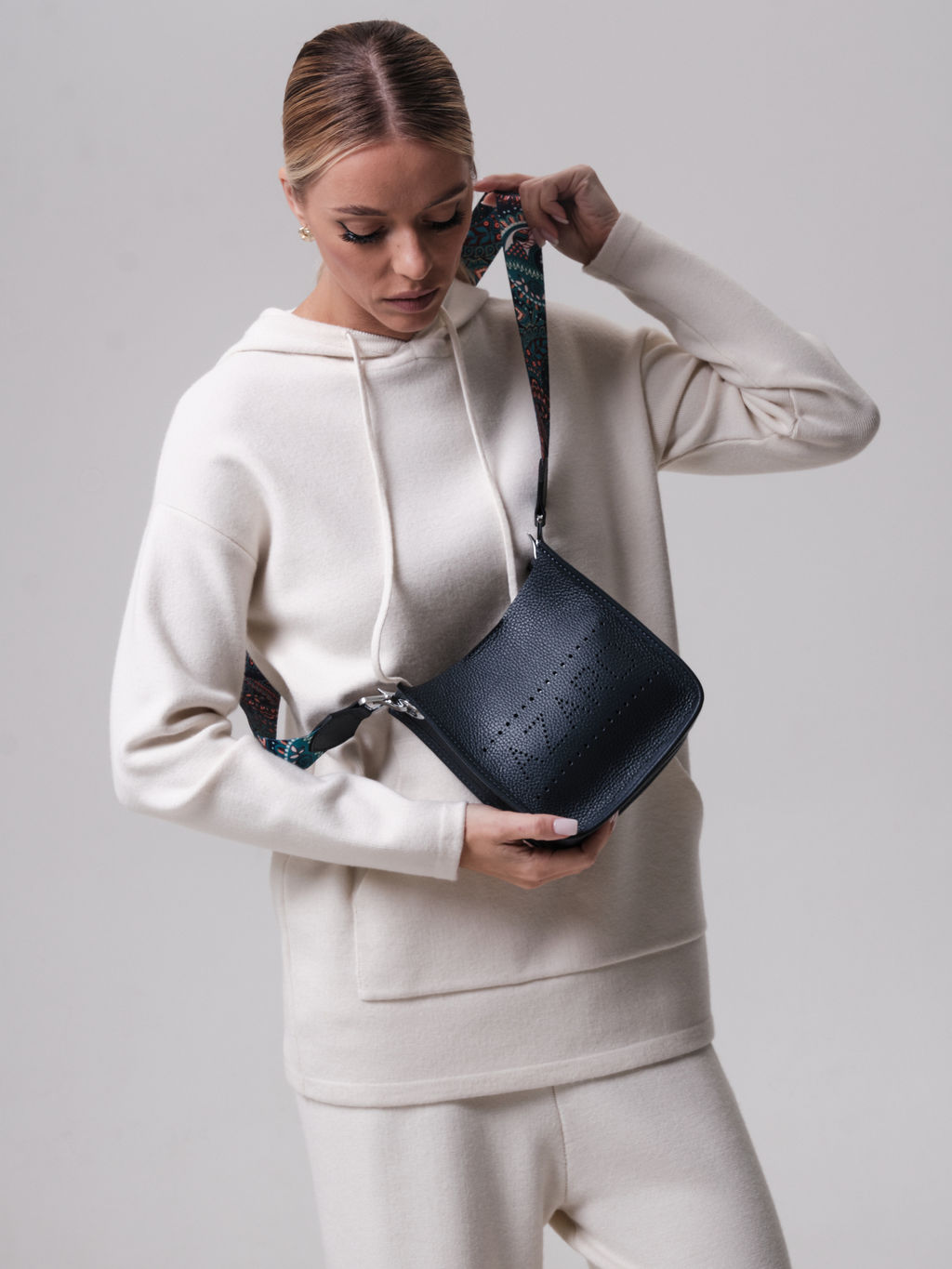 Сумка кожаная на плечо Azaro 30996 синий