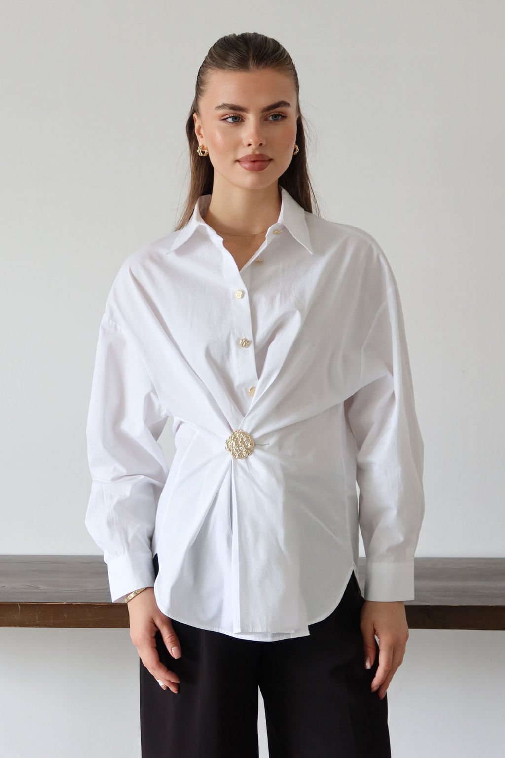 Beyaz Gold Aksesuar Detayl? Gomlek TWOAW26GO00137 - Trendyolmilla фото 2