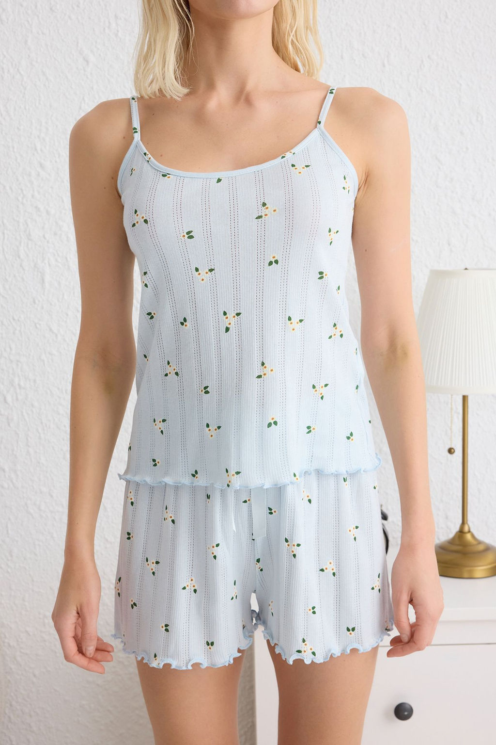 Trendyolmilla Mavi %100 Pamuklu Cicekli Pointel Ajurlu/Delikli Sortlu Orme Pijama Tak?m? THMSS25PT00082  фото 3