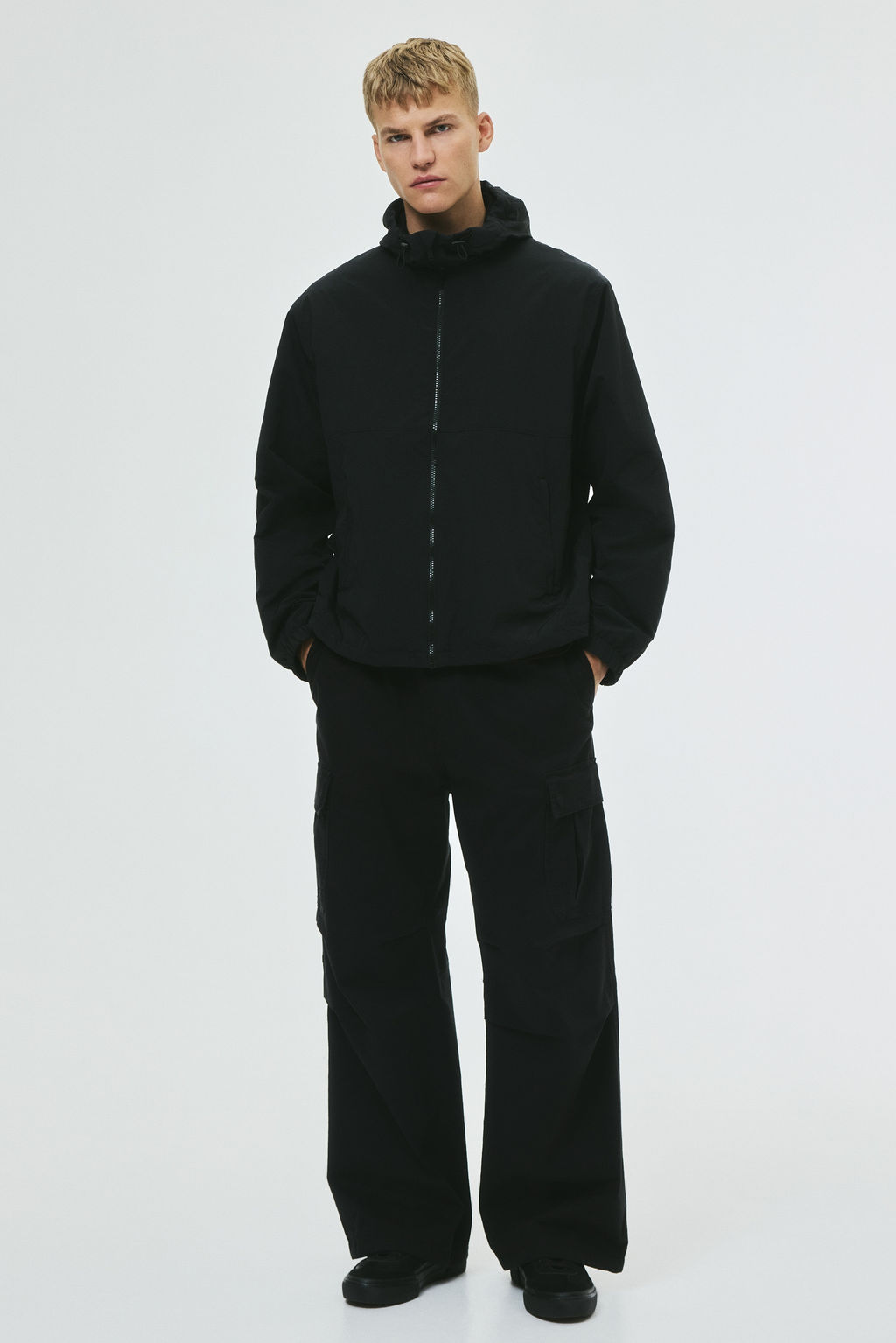 Chaqueta cortavientos con capucha - H&m фото 5