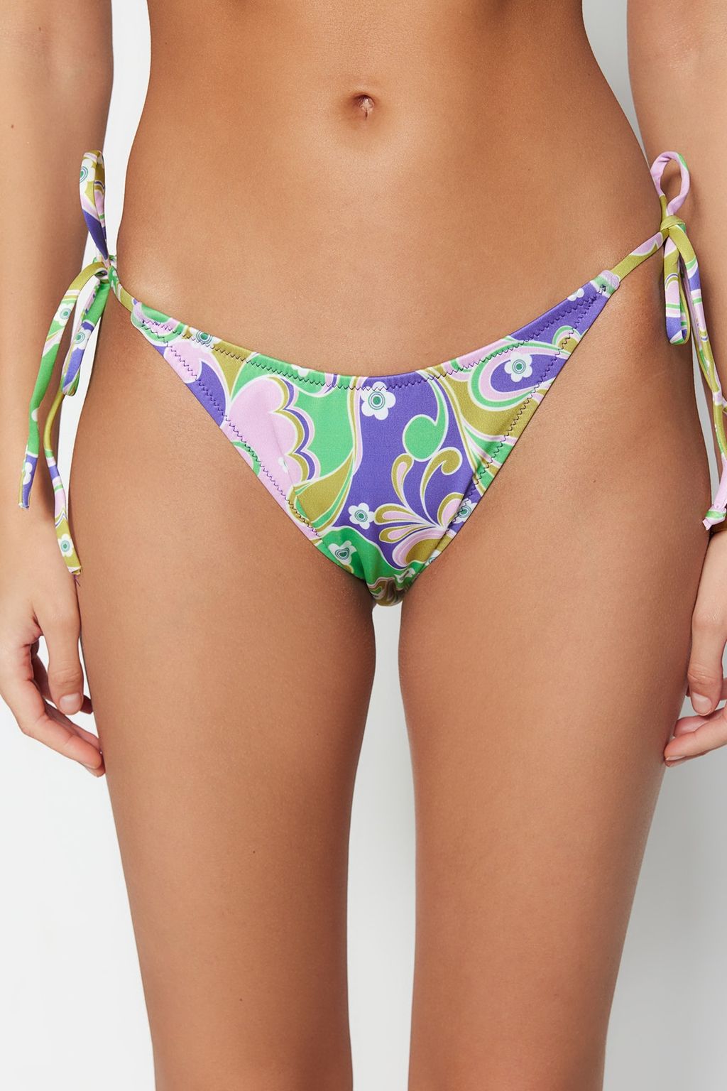 Soyut Desenli Baglamal? High Leg Bikini Alt? TBESS23BA00089