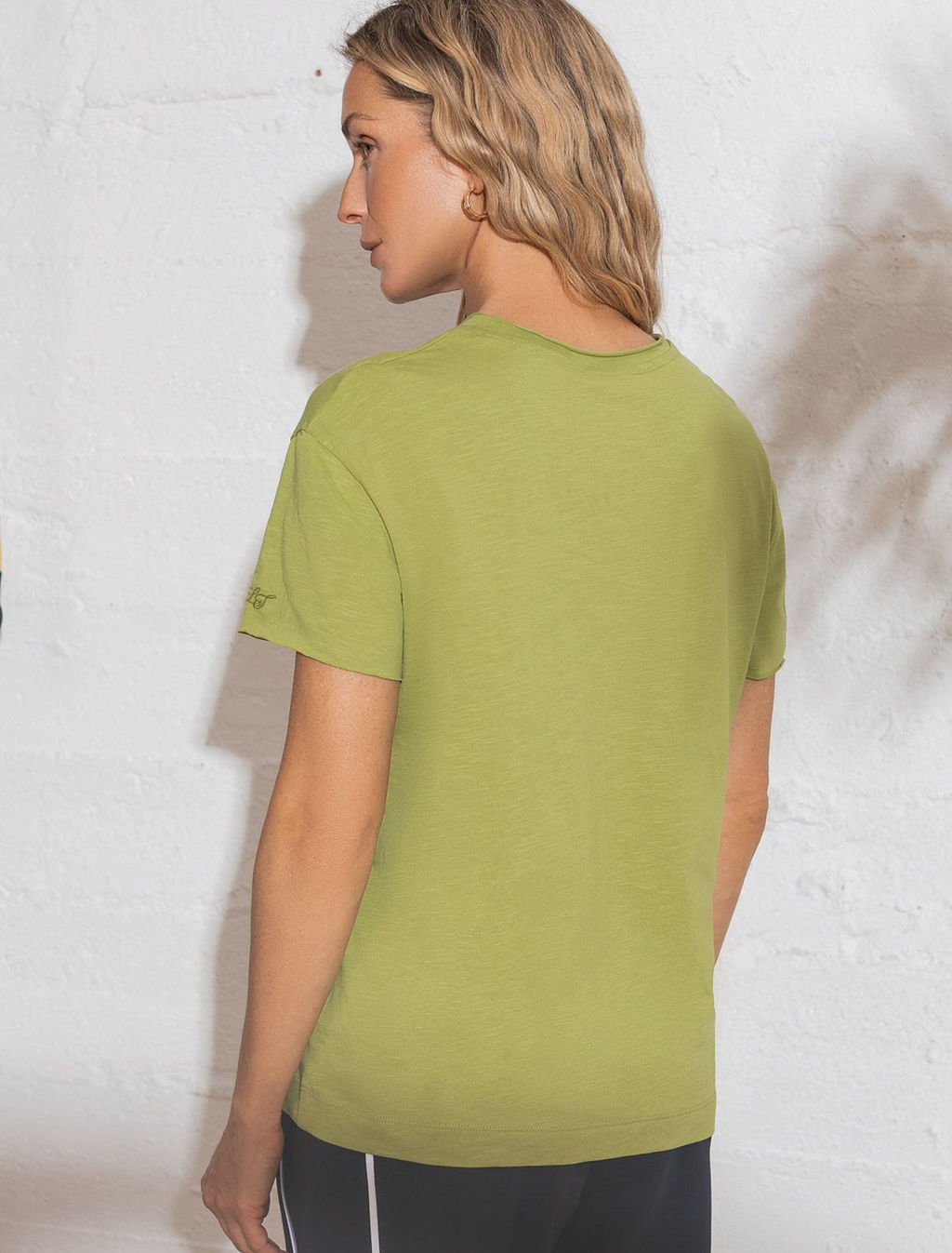 Свободная футболка из фактурного 100% хлопка флам