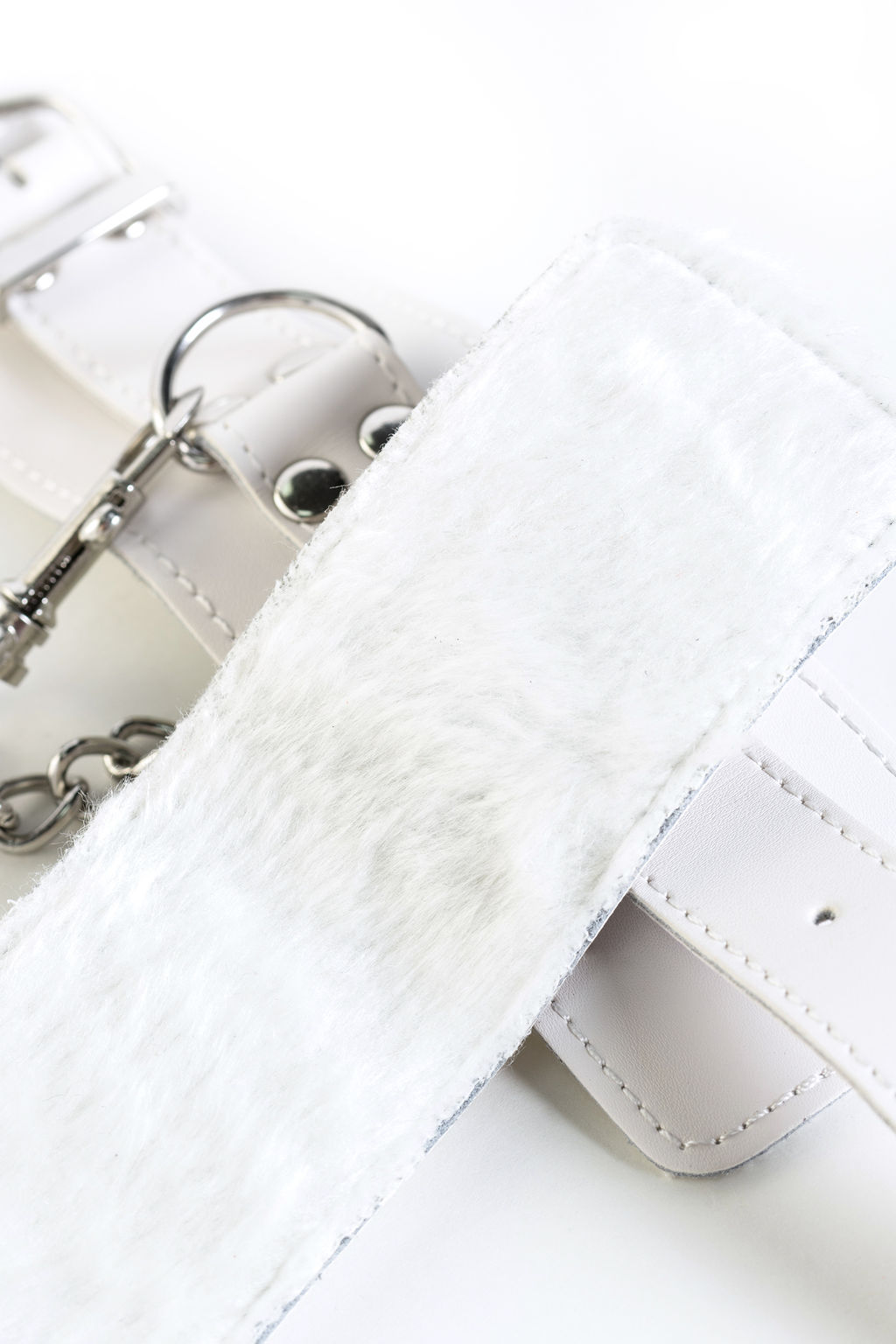 Наручники TOYFA Theatre кожаные белые  фото 5