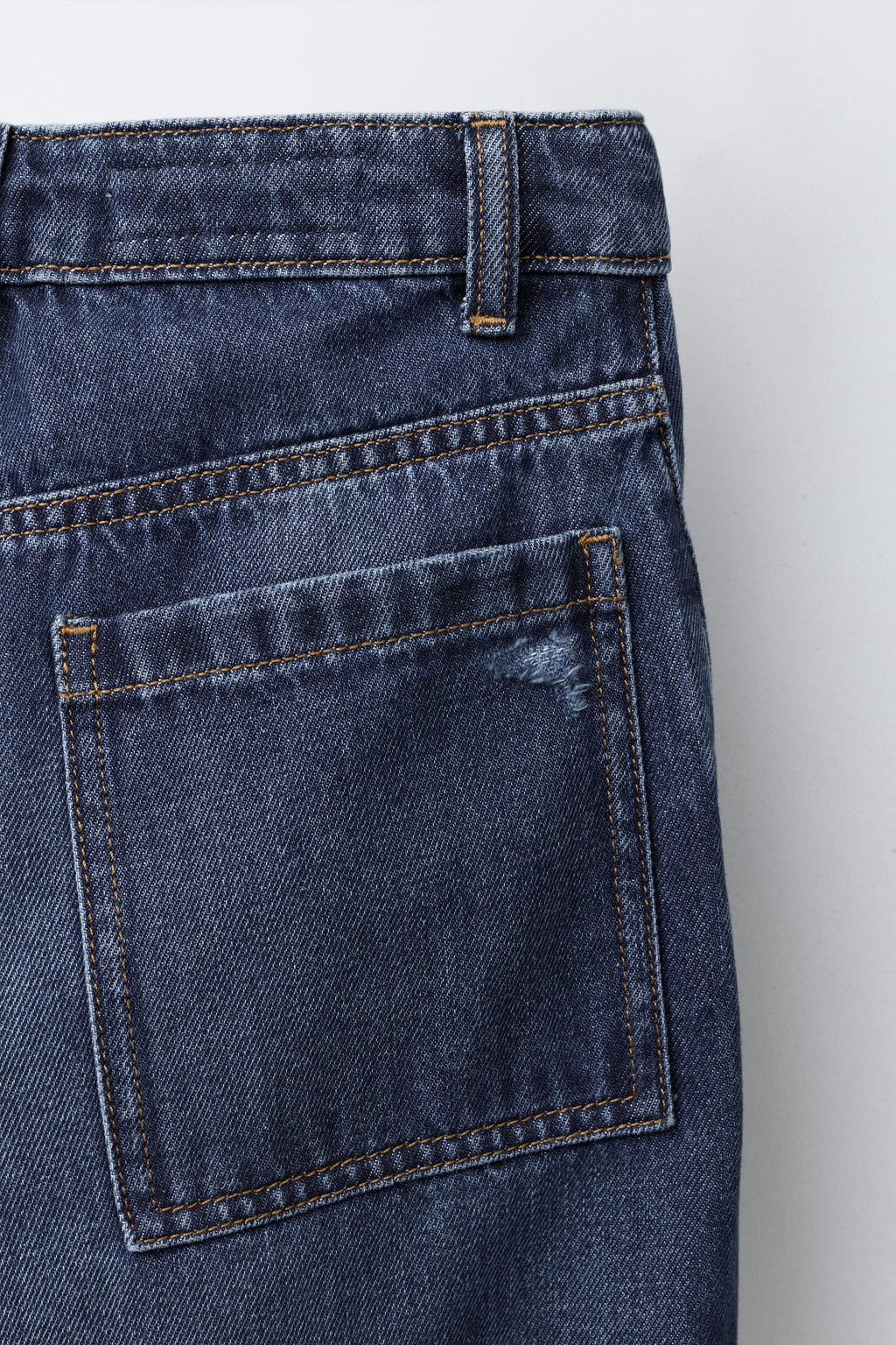 RIPPED RELAXED BAGGY JEANS