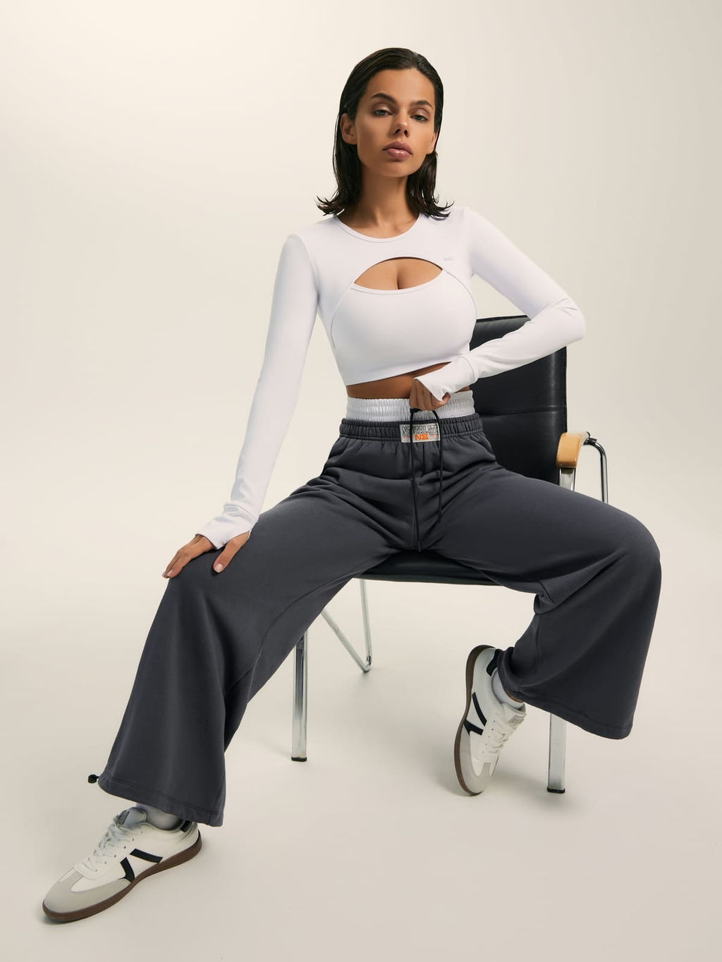 *Укороченный рашгард с длинными рукавами