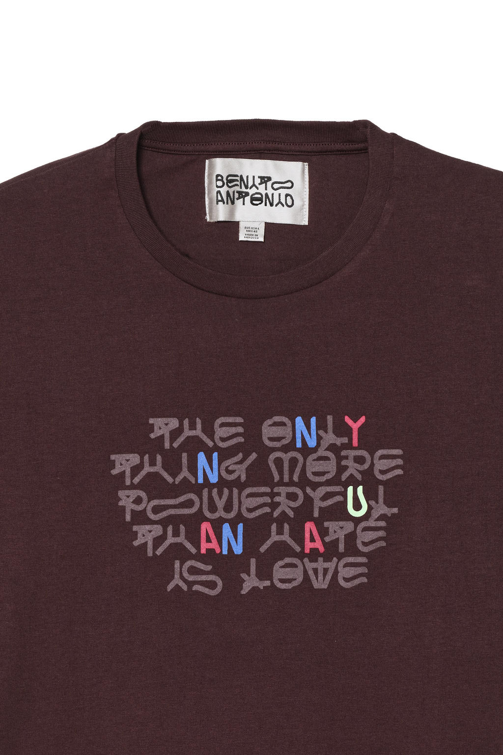 CAMISETA CROPPED FIT TEXTO AMOR / Marr?n