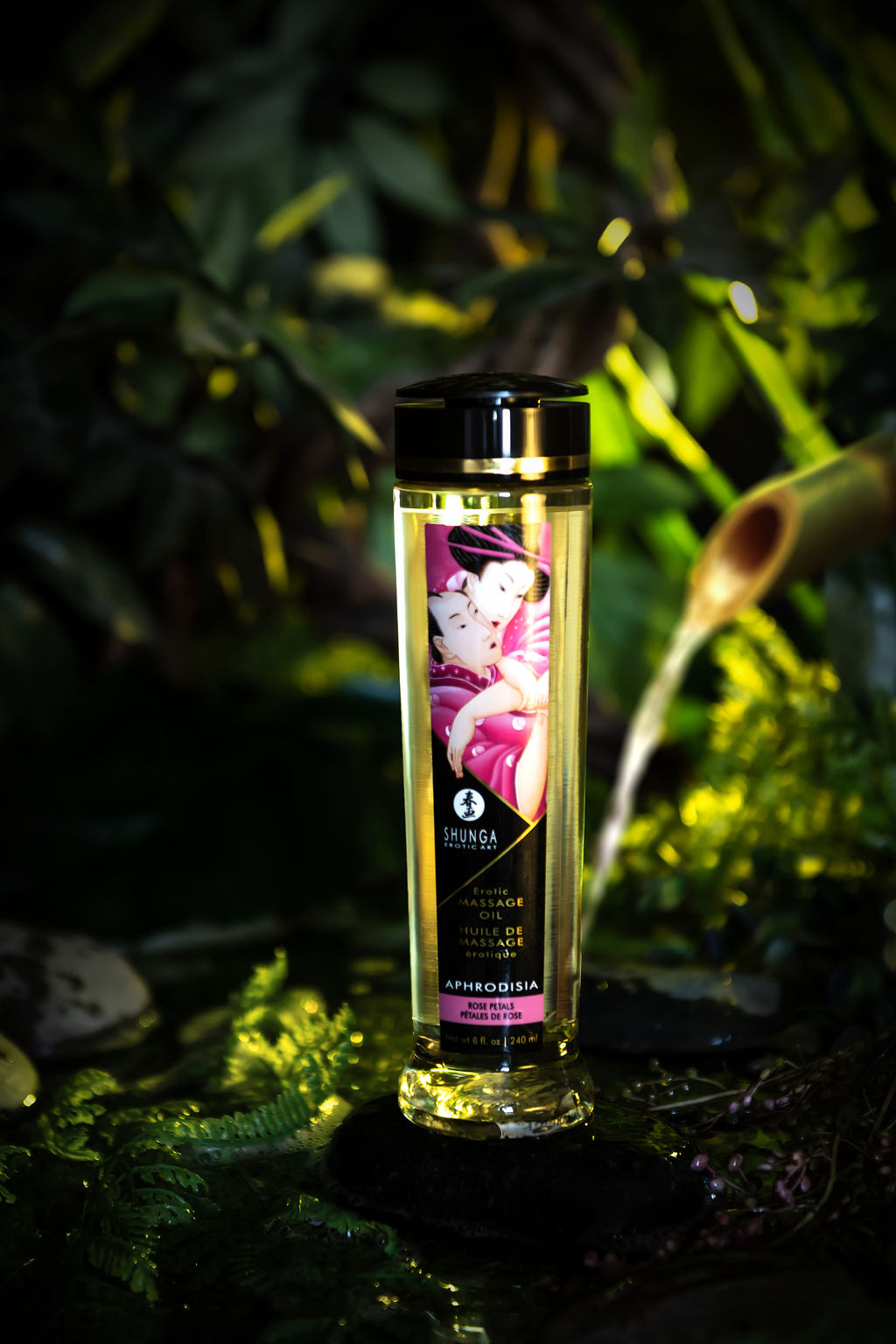 Масло массажное для тела Shunga Афродизия. Лепестки роз (Aphrodisia. Rose Petals) 240 мл.