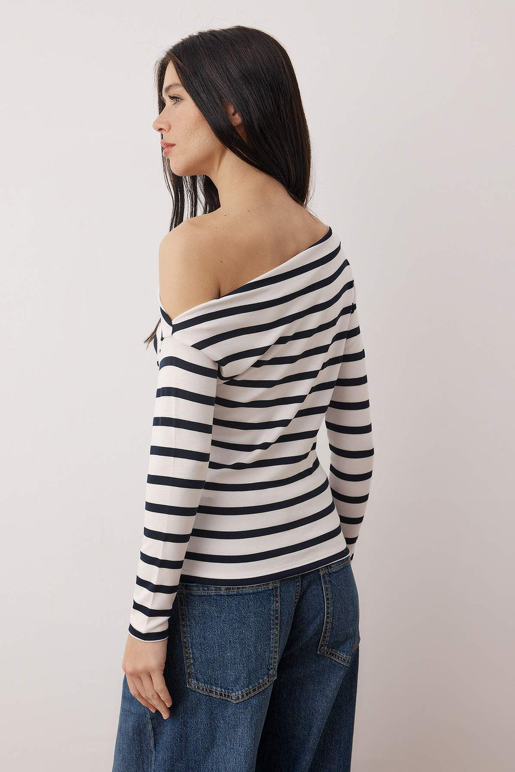 Lacivert Cizgili Premium Yumusak Kumasl? Fitted/Vucuda Oturan Kay?k Yaka Orme Bluz TWOAW24BZ00227