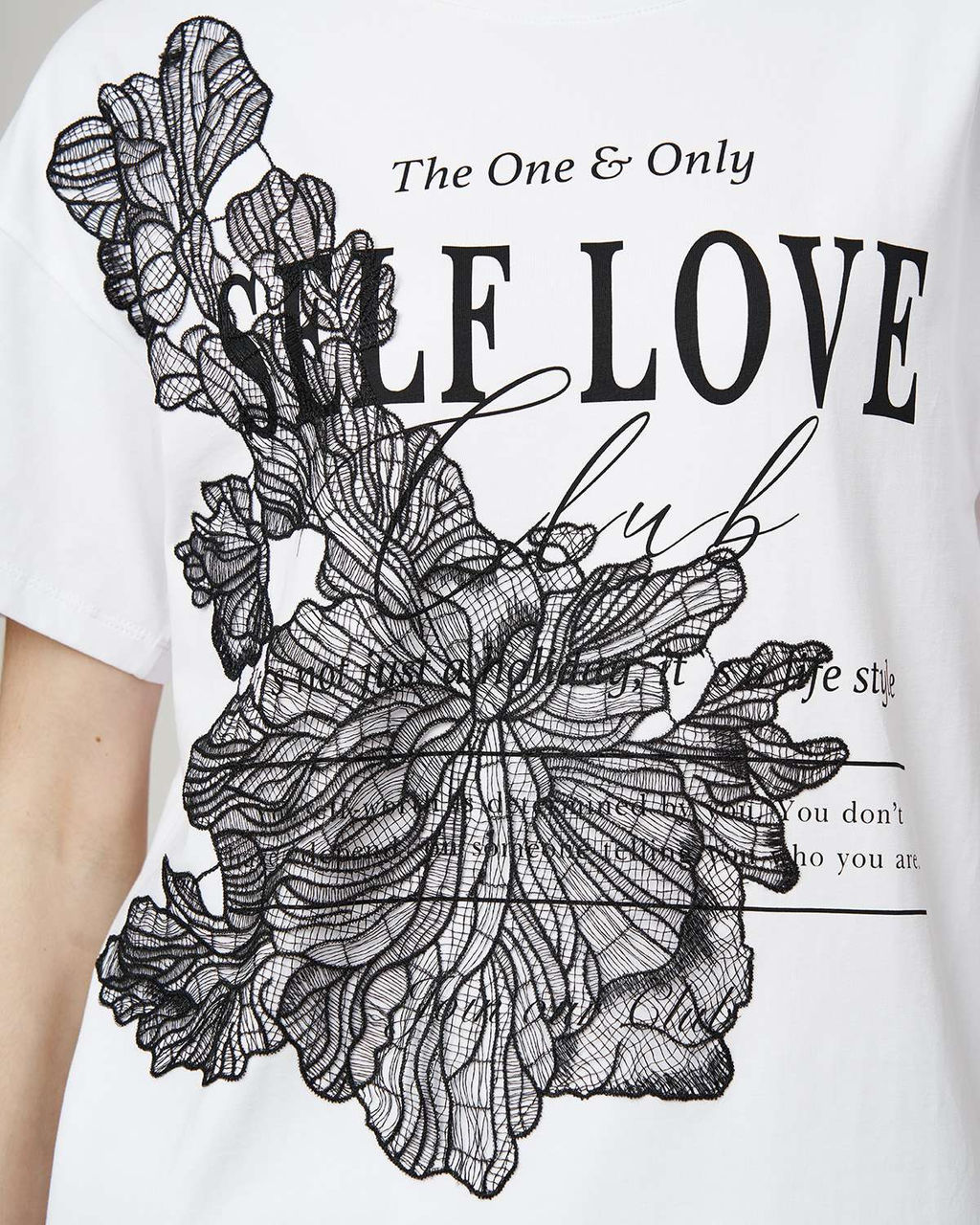 Футболка хлопковая оверсайз с аппликацией FDC005