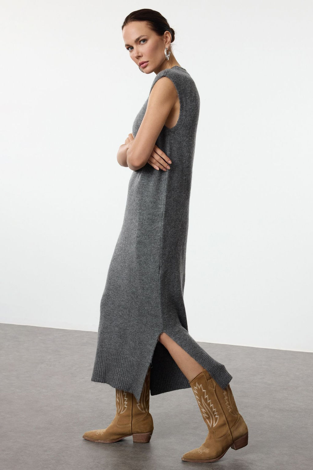 TRENDYOLMILLA Siyah Maxi Triko Yumusak Dokulu Y?rtmac Detayl? Jile Elbise TWOAW25EL00022  фото 2