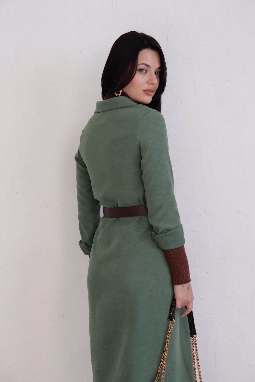 10896 Платье-рубашка из микровельвета папоротник - Martichelli фото 11