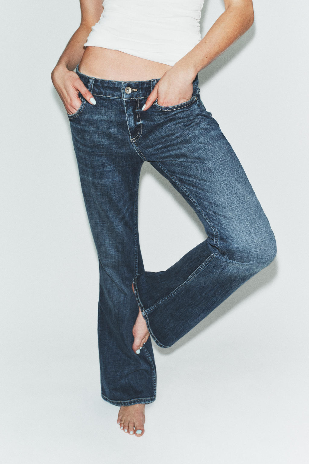 TRF BOOTCUT LOW-RISE JEANS - Zara фото 18