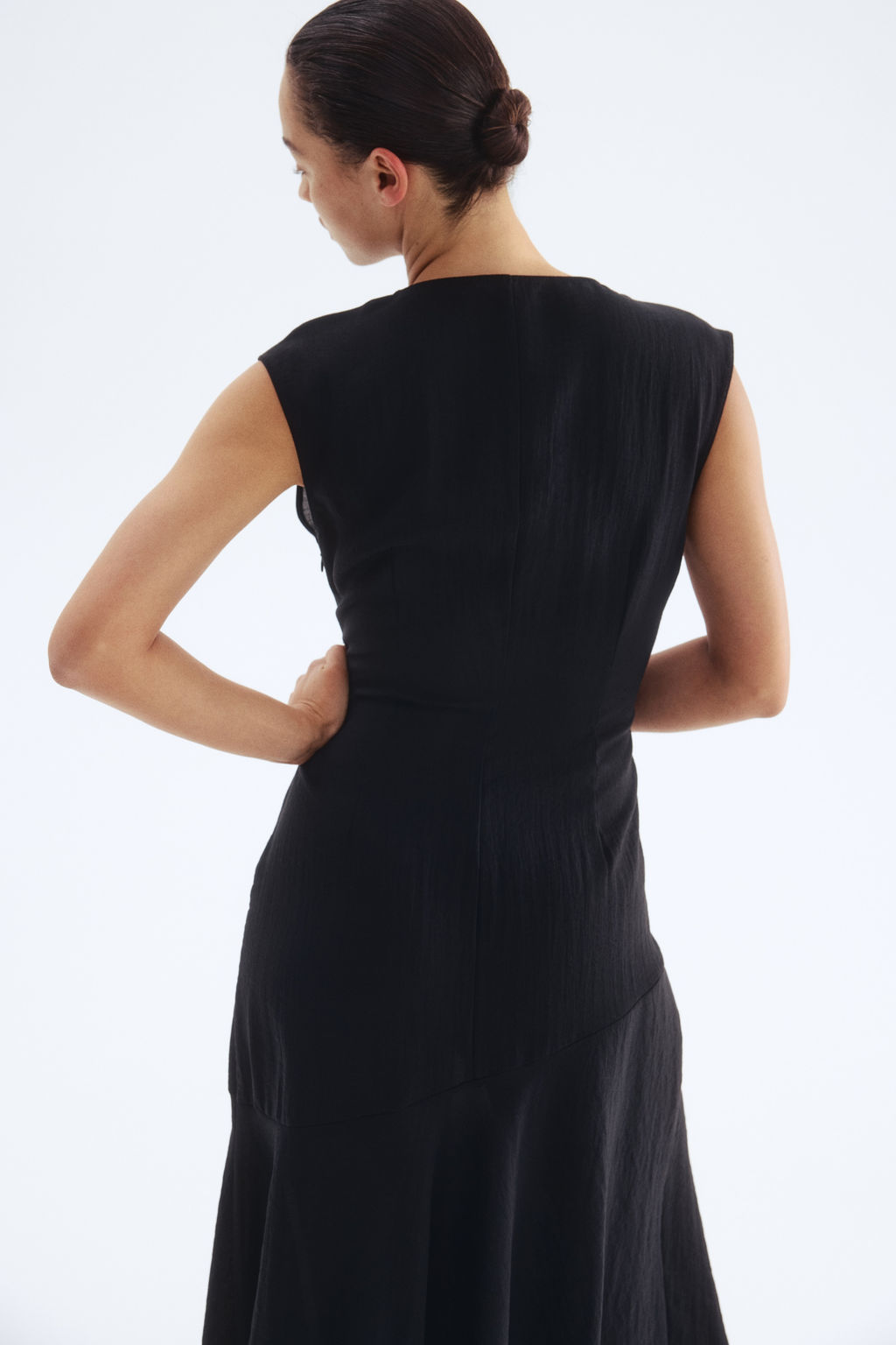 Vestido de sat?n con escote en V - H&m фото 4