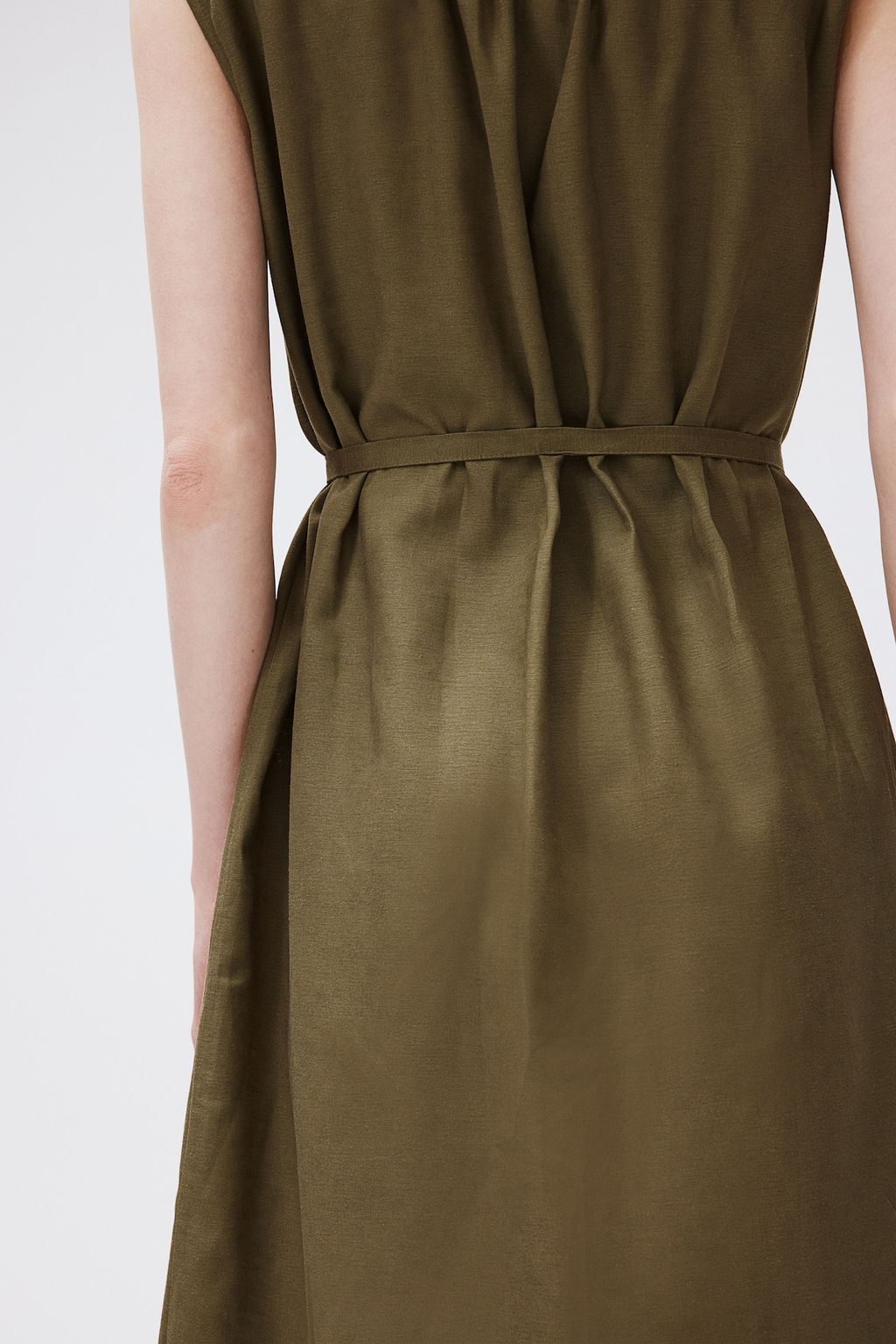 Vestido camisero en mezcla de lino - H&m фото 4