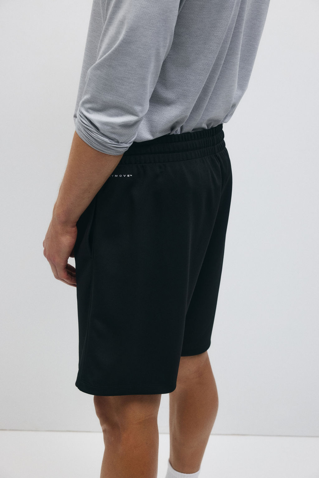 Pantal?n corto de deporte con DryMove Regular Fit - H&m фото 6