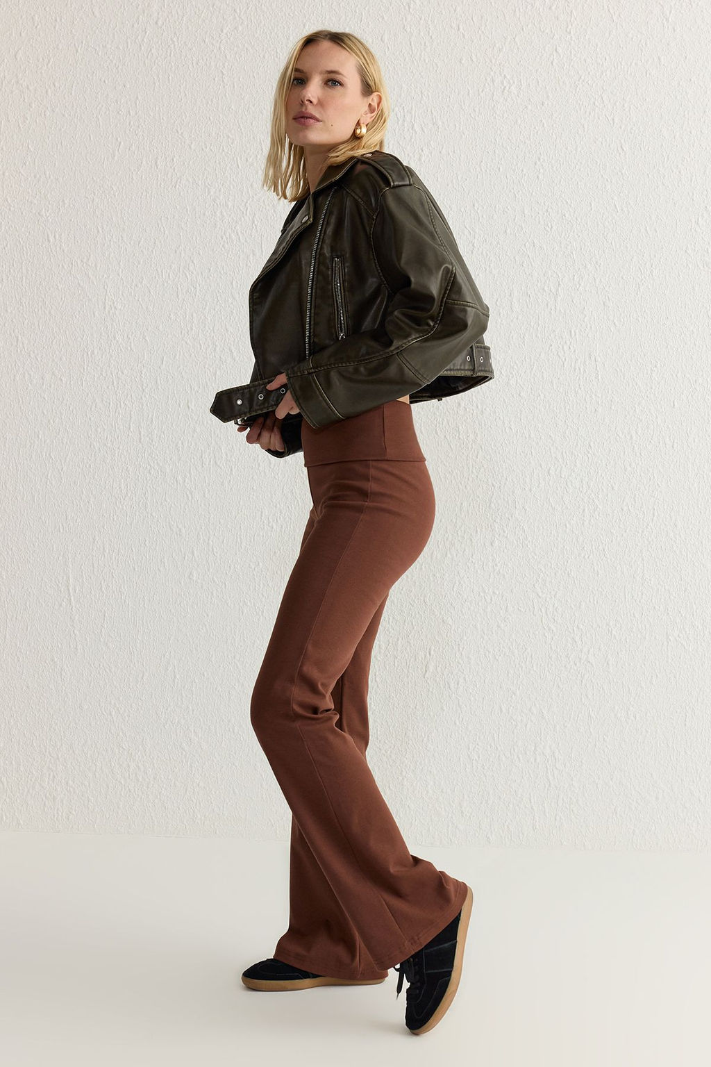 TRENDYOLMILLA Antrasit Melanj Flare/Ispanyol Paca Bel Detayl? Esnek Interlok Orme Pantolon TWOAW25PL00005 фото 2