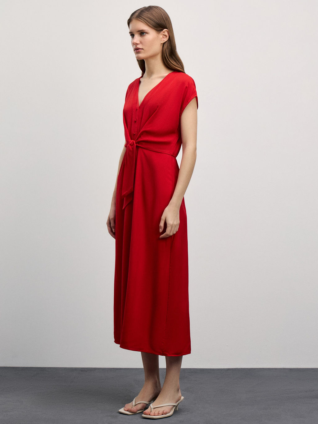 Платье миди с узлом и короткими рукавами / Zarina  фото 3