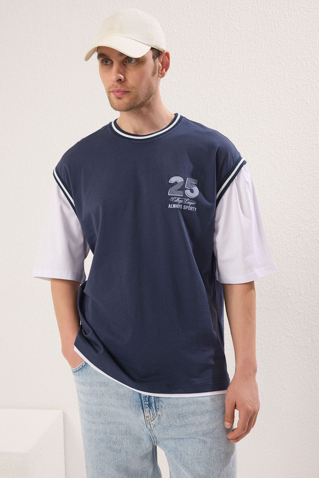TRENDYOL MAN Indigo Oversize/Genis Kesim Kol Detayl? Bask?l? Kal?n %100 Pamuk T-Shirt TMNSS25TS00017 - Trendyolmilla фото 3