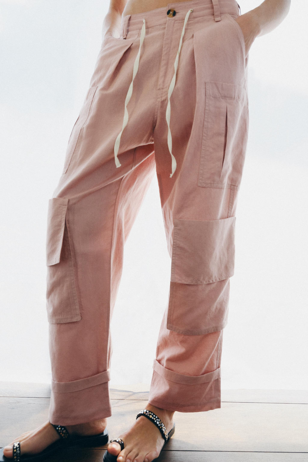 PANTAL?N CARGO CON LINO ZW COLLECTION / Rosa claro - Zara фото 2