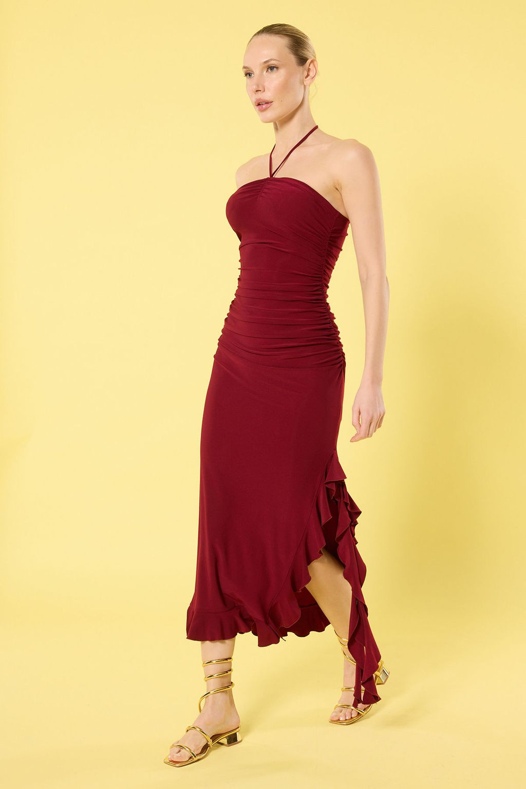 TRENDYOLMILLA Bordo Ask?l? Buzgulu Y?rtmacl? F?rf?rl? Bodycone/Vucuda Oturan Maxi Orme Elbise TWOSS25EL00228