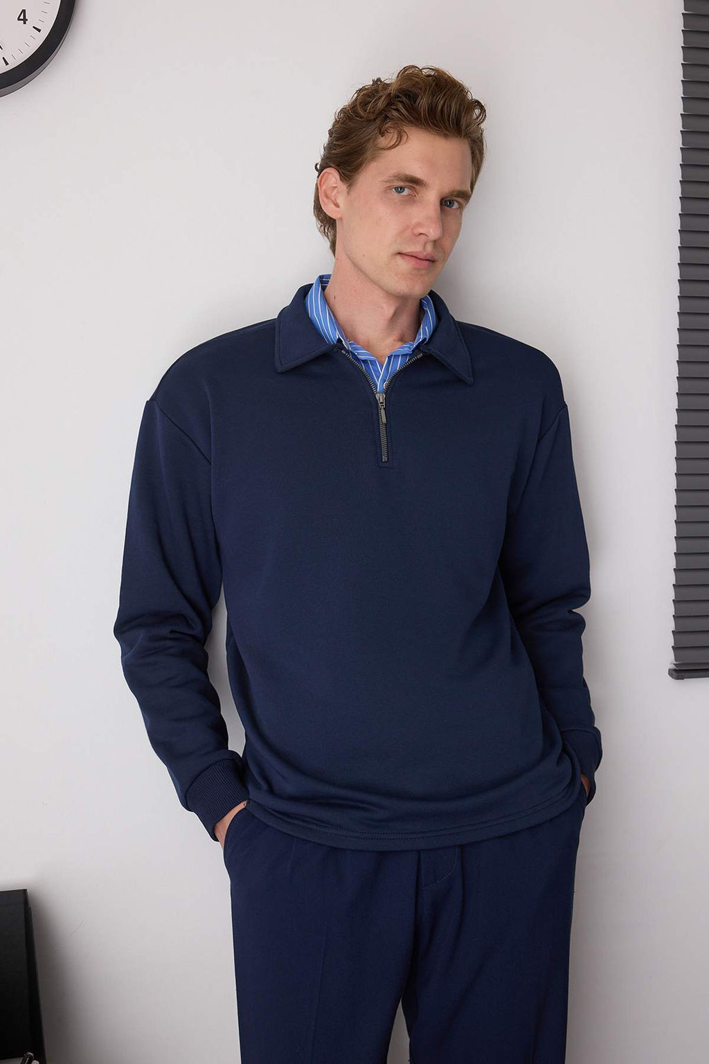 Gri Yeni Oversize/Genis Kesim Fermuarl? Gomlek Yaka Ici Sardonsuz Sweatshirt TMNAW26SW00013 - Trendyolmilla фото 7