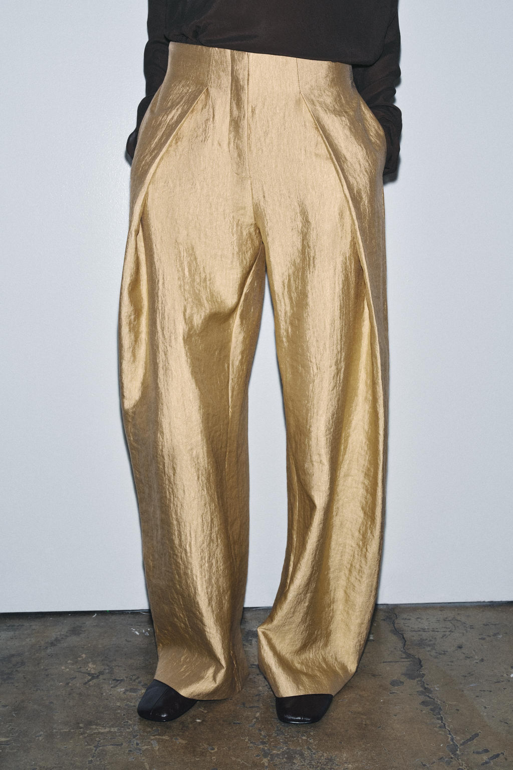 METALLIC PLEATED TROUSERS ZW COLLECTION - Zara фото 2